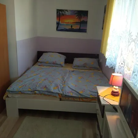 Comfortable For 2 People, By The Sea *
