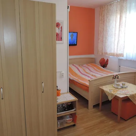 Comfortable For 2 People, By The Sea *