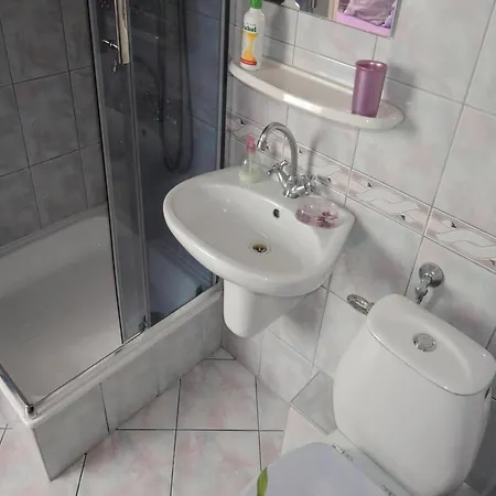 Comfortable For 2 People, By The Sea *