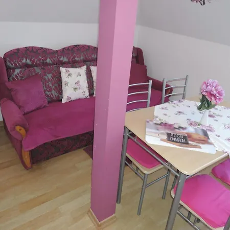 Comfortable For 2 People, By The Sea Apartment *