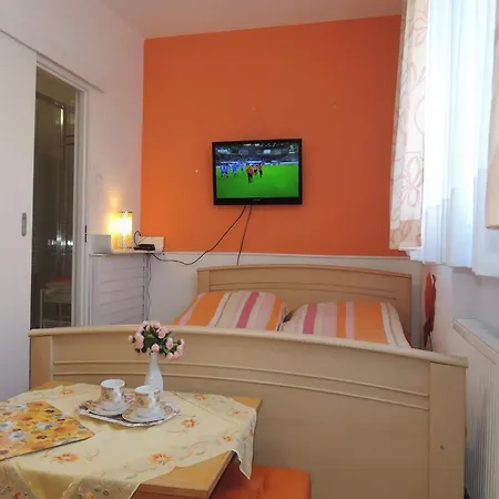 Apartment Comfortable For 2 People, By The Sea