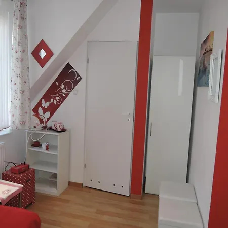 Apartment Comfortable For 2 People, By The Sea *