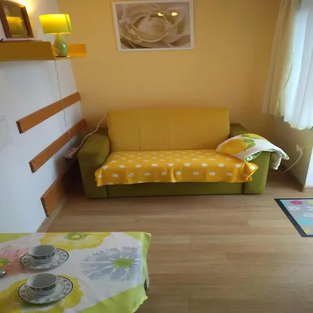 Comfortable For 2 People, By The Sea *